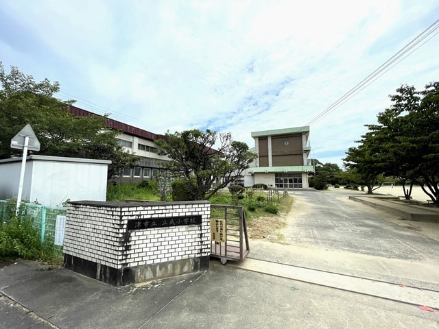 津市立 立成小学校